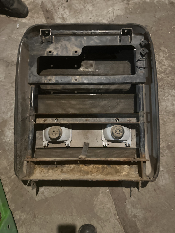 Massey Ferguson 8110 - 8180 grill maska przednia - Решётка радиатора для Сельскохозяйственной техники: фото 3 Massey Ferguson 8110 - 8180 grill maska przednia - Решётка радиатора для Сельскохозяйственной техники: фото 3