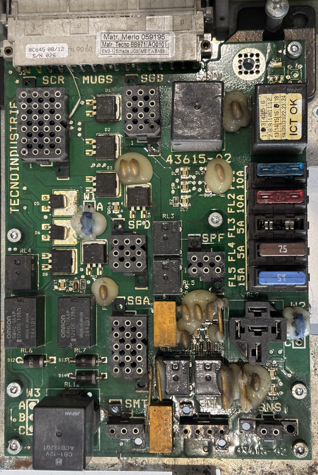 Merlo 059195 Kontroler Płyta Elektroniczna ECU MUGS UGS SGB Sterownik Bezpiecznik - Блок управления для Сельскохозяйственной техники: фото 1 Merlo 059195 Kontroler Płyta Elektroniczna ECU MUGS UGS SGB Sterownik Bezpiecznik - Блок управления для Сельскохозяйственной техники: фото 1