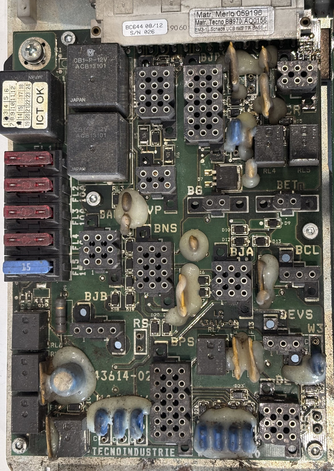 Merlo 059196 Kontroler Płyta Elektroniczna ECU MUGS UGS SGB Sterownik Bezpiecznik - Блок управления для Сельскохозяйственной техники: фото 1 Merlo 059196 Kontroler Płyta Elektroniczna ECU MUGS UGS SGB Sterownik Bezpiecznik - Блок управления для Сельскохозяйственной техники: фото 1