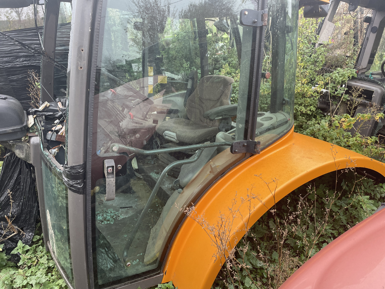 New Holland Renault Ares - kabina kompletna - Кабина для Сельскохозяйственной техники: фото 2 New Holland Renault Ares - kabina kompletna - Кабина для Сельскохозяйственной техники: фото 2