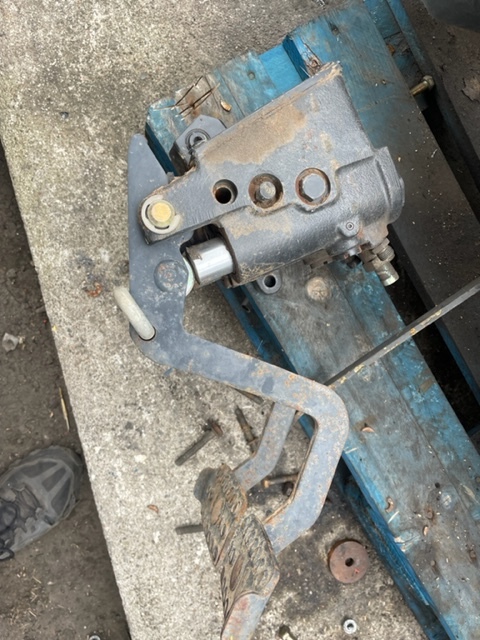 Pompa hamulcowa john deere L110195 - Детали тормозной системы для Сельскохозяйственной техники: фото 1 Pompa hamulcowa john deere L110195 - Детали тормозной системы для Сельскохозяйственной техники: фото 1