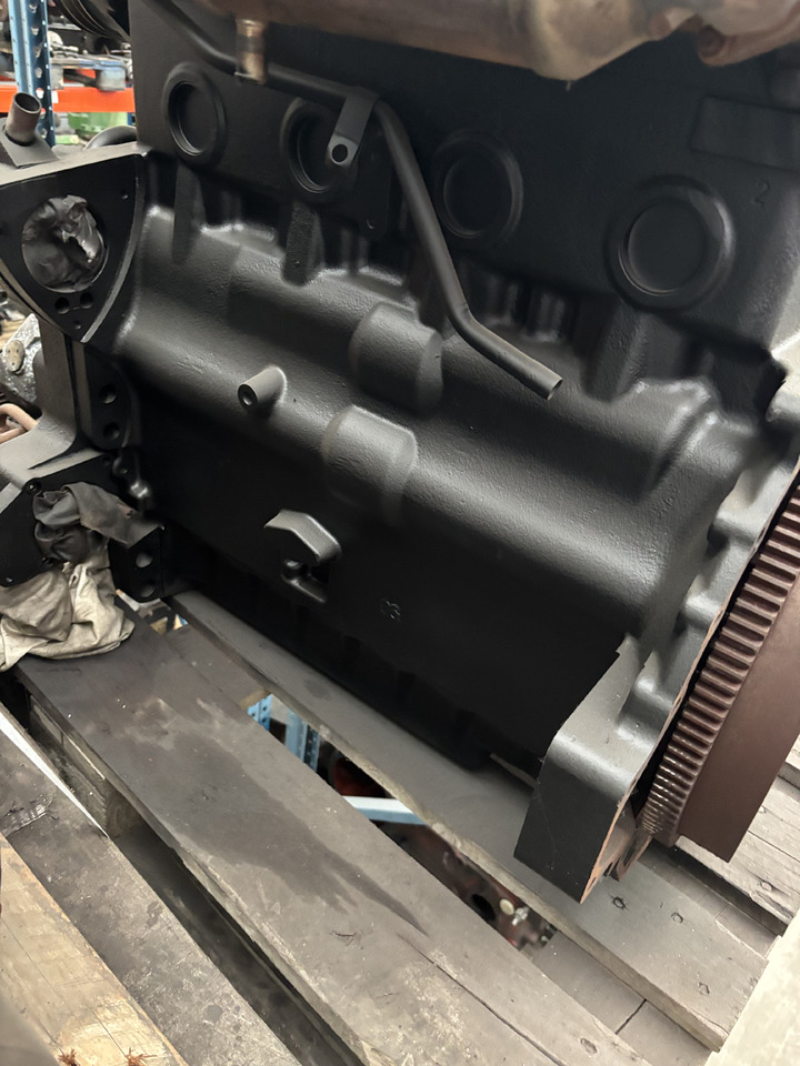 Zetor Forterra 105 Z1305 78002002 Silnik CZĘŚCI Blok Pompa Pokrywa - Двигатель и запчасти для Сельскохозяйственной техники: фото 4 Zetor Forterra 105 Z1305 78002002 Silnik CZĘŚCI Blok Pompa Pokrywa - Двигатель и запчасти для Сельскохозяйственной техники: фото 4