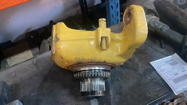 Zwrotnica Cat Caterpillar th220, th330 , th355 , th360 - Поворотный кулак для Сельскохозяйственной техники: фото 5 Zwrotnica Cat Caterpillar th220, th330 , th355 , th360 - Поворотный кулак для Сельскохозяйственной техники: фото 5