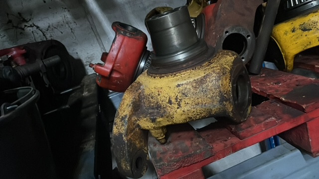 Zwrotnica cat th62 , th62 , th82 , th83 - Поворотный кулак для Сельскохозяйственной техники: фото 2 Zwrotnica cat th62 , th62 , th82 , th83 - Поворотный кулак для Сельскохозяйственной техники: фото 2