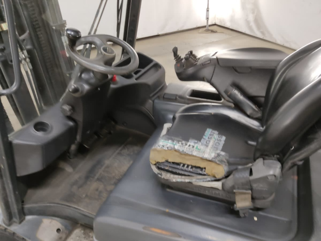 Linde E30L-01 - Электропогрузчик: фото 3 Linde E30L-01 - Электропогрузчик: фото 3