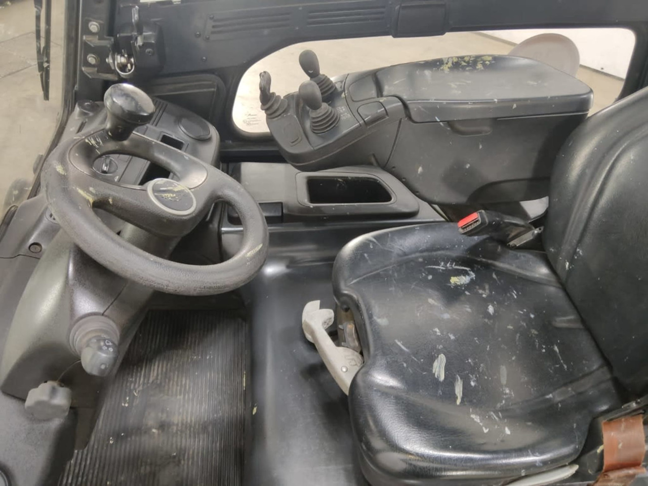 Linde E30L-01 - Электропогрузчик: фото 3 Linde E30L-01 - Электропогрузчик: фото 3