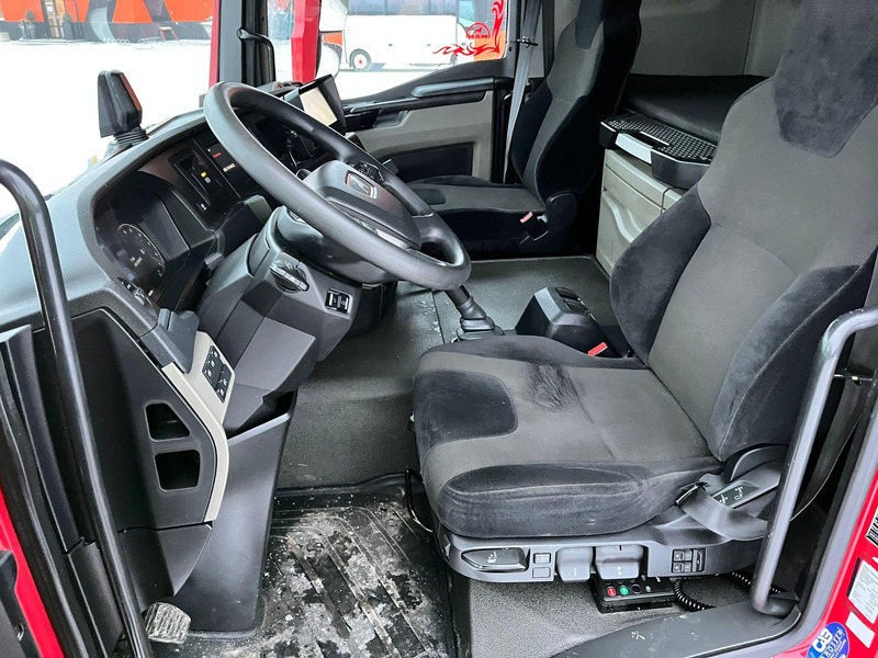 Фото интерьера 1: Рефрижератор MAN TGL 8.220 4x2 THERMOKING V-800MAX / BOX L=6135 mm