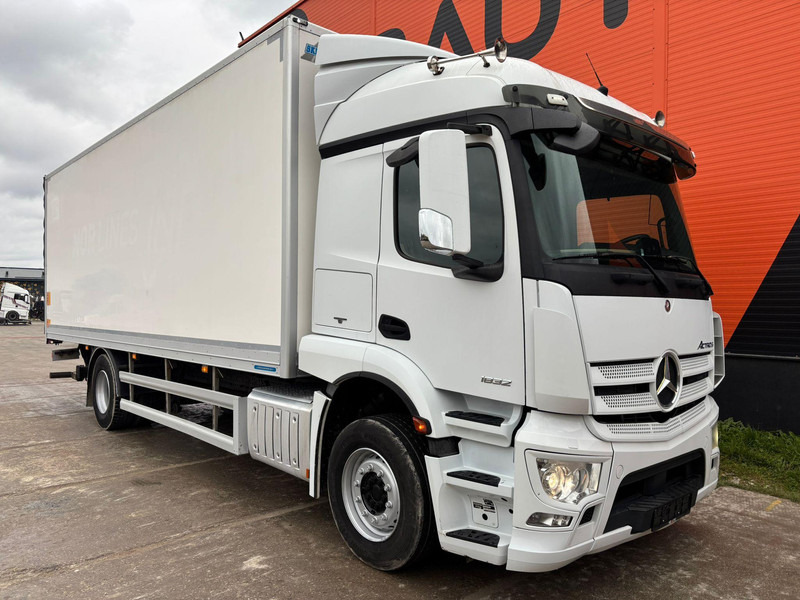 Mercedes-Benz Actros 1832 4x2 BOX L=7782 mm - Грузовик с закрытым кузовом: фото 3 Mercedes-Benz Actros 1832 4x2 BOX L=7782 mm - Грузовик с закрытым кузовом: фото 3
