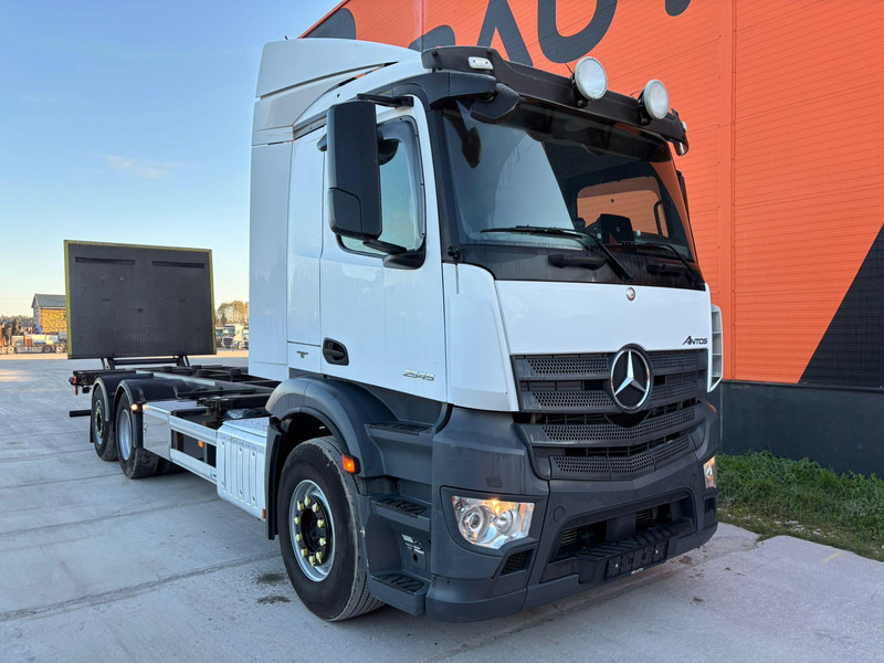 Mercedes-Benz Antos 2545 6x2 RETARDER / CHASSIS L=7812 mm - Грузовик-шасси: фото 4 Mercedes-Benz Antos 2545 6x2 RETARDER / CHASSIS L=7812 mm - Грузовик-шасси: фото 4