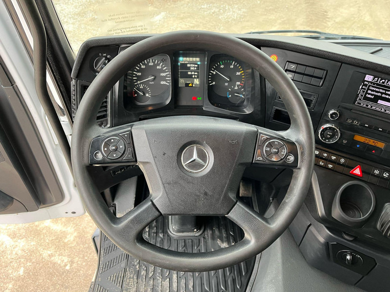 Фото интерьера 1: Самосвал Mercedes-Benz Arocs 4151 8x4 BORDMATIC / FULL STEEL / DRUM BRAKES / BOX L=6140 mm