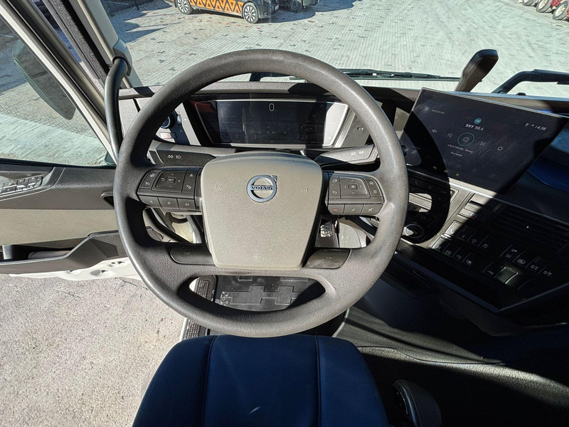 Volvo FH 500 6x2 GLOBE XL / RETARDER / HYDRAULICS / DOUBLE BOGIE в лизинг Volvo FH 500 6x2 GLOBE XL / RETARDER / HYDRAULICS / DOUBLE BOGIE: фото 16 Volvo FH 500 6x2 GLOBE XL / RETARDER / HYDRAULICS / DOUBLE BOGIE в лизинг Volvo FH 500 6x2 GLOBE XL / RETARDER / HYDRAULICS / DOUBLE BOGIE: фото 16