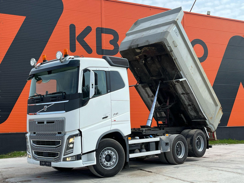 Volvo FH 16 750 6x4 RETARDER / TANDEM AXLE LIFT / BIG AXLES / BOX L=4701 mm - Самосвал: фото 2 Volvo FH 16 750 6x4 RETARDER / TANDEM AXLE LIFT / BIG AXLES / BOX L=4701 mm - Самосвал: фото 2