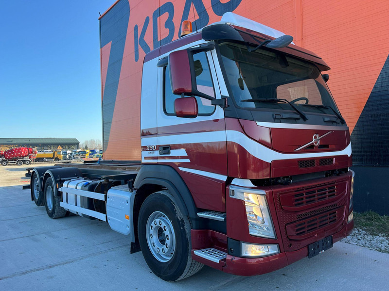 Volvo FM 330 6x2*4 ONLY 57587 km !!! / HYDRAULICS / CHASSIS L=7740 MM - Грузовик-контейнеровоз/ Сменный кузов: фото 4 Volvo FM 330 6x2*4 ONLY 57587 km !!! / HYDRAULICS / CHASSIS L=7740 MM - Грузовик-контейнеровоз/ Сменный кузов: фото 4