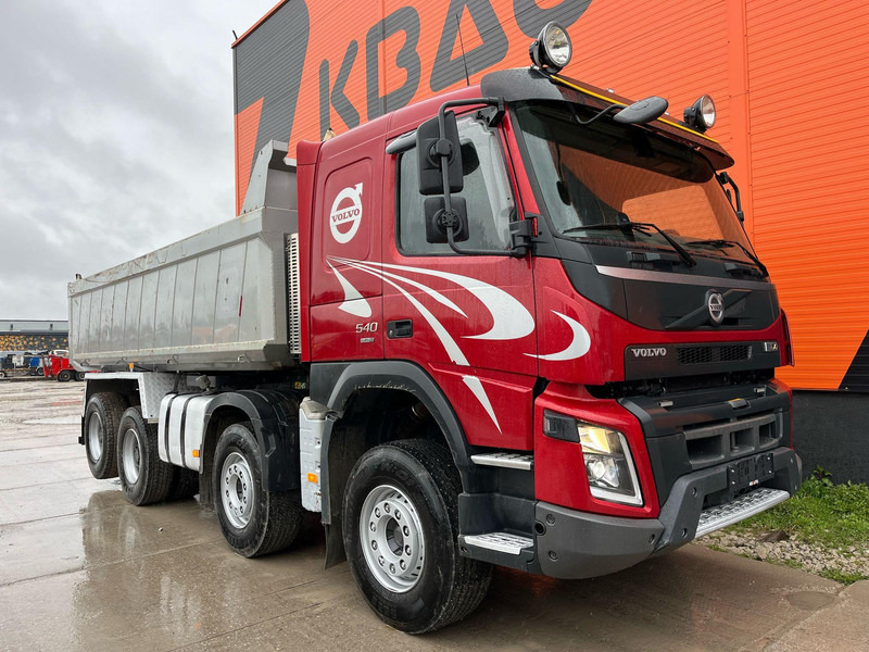 Volvo FMX 540 8x4 RETARDER / TANDEM AXLE LIFT / BIG AXLES / BOX L=5703 mm - Самосвал: фото 4 Volvo FMX 540 8x4 RETARDER / TANDEM AXLE LIFT / BIG AXLES / BOX L=5703 mm - Самосвал: фото 4