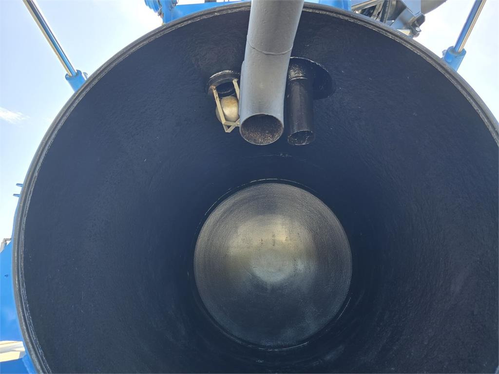 Коммунальная/ Специальная техника Renault 4x2 WUKO RIVARD for collecting liquid waste: фото 30