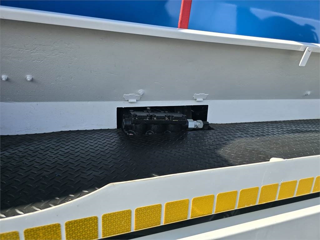 Коммунальная/ Специальная техника Renault 4x2 WUKO RIVARD for collecting liquid waste: фото 14