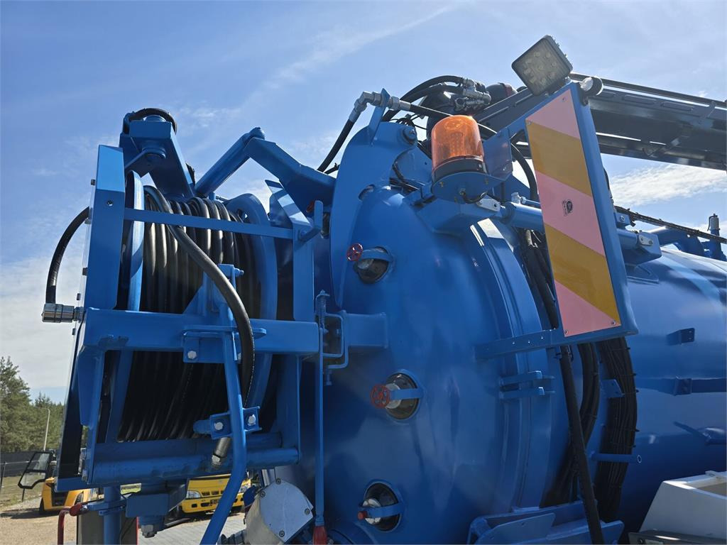 Коммунальная/ Специальная техника Renault 4x2 WUKO RIVARD for collecting liquid waste: фото 19