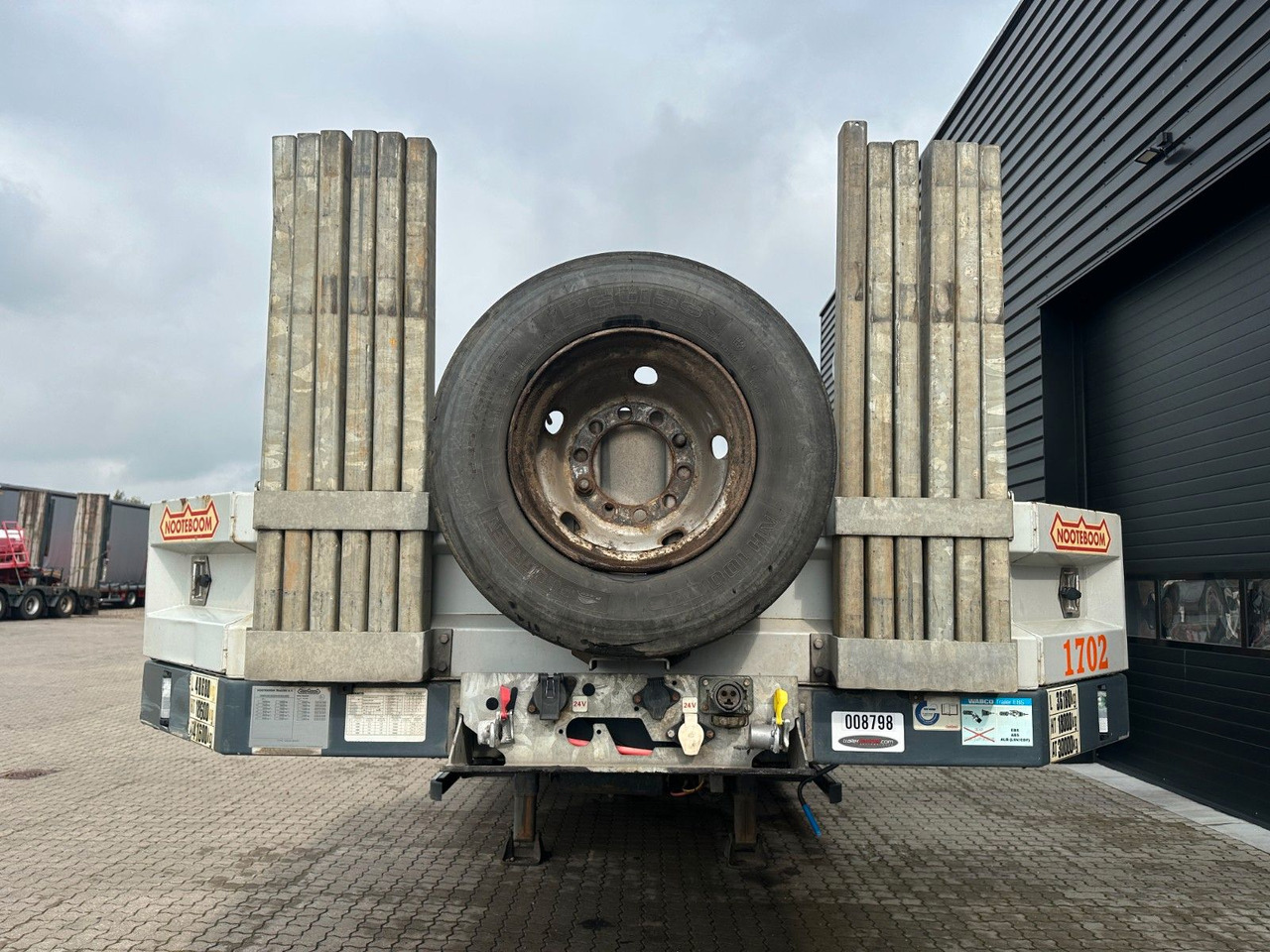 Низкорамный полуприцеп Nooteboom 4 achs Tieflader / Rampen / Ausziehbar: фото 7