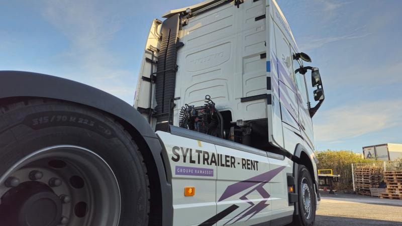 Volvo FH 500 Globetrotter XXL (Location / Rent) - Тягач: фото 3 Volvo FH 500 Globetrotter XXL (Location / Rent) - Тягач: фото 3