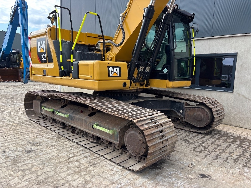Гусеничный экскаватор CAT 320 -- full options -- Made in Japan: фото 9
