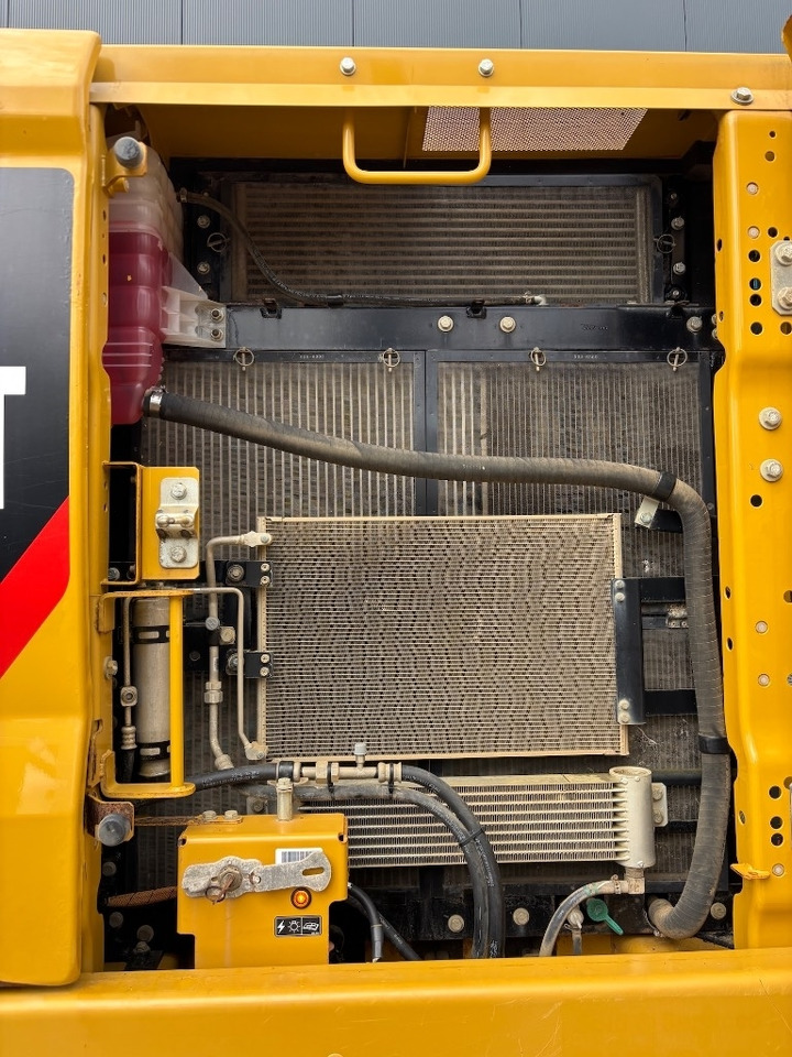 Гусеничный экскаватор CAT 320 -- full options -- Made in Japan: фото 24