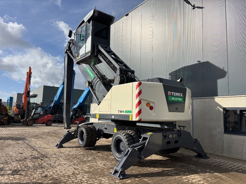 Fuchs MHL 340 F - MHL340 Terex Ecotec TWH228  - Перегружатель: фото 3 Fuchs MHL 340 F - MHL340 Terex Ecotec TWH228  - Перегружатель: фото 3