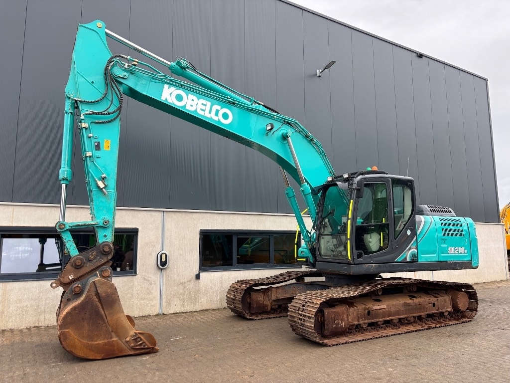 Kobelco SK 210 LC-10 - Гусеничный экскаватор: фото 1 Kobelco SK 210 LC-10 - Гусеничный экскаватор: фото 1