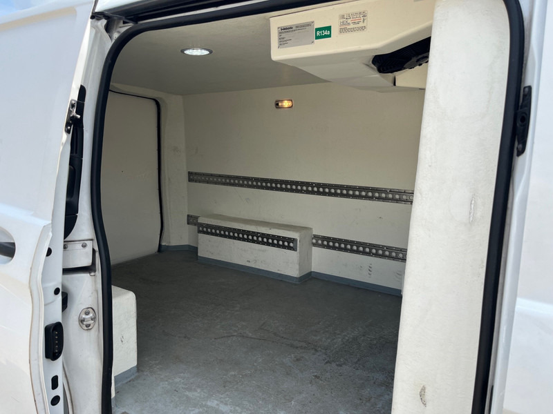 Mercedes-Benz Vito 114 CDI / L2H1 / Frigo / Gekoelde laadbak / APK-TUV 05-26 - Фургон-рефрижератор: фото 4 Mercedes-Benz Vito 114 CDI / L2H1 / Frigo / Gekoelde laadbak / APK-TUV 05-26 - Фургон-рефрижератор: фото 4