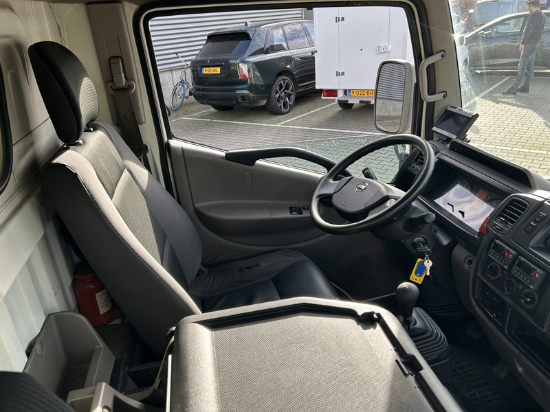 Nissan Cabstar NT400 / Duo Temp Frigo -30 gr / 146 dkm/ Blad - Blad / APK TUV 03-26 - Фургон-рефрижератор: фото 3 Nissan Cabstar NT400 / Duo Temp Frigo -30 gr / 146 dkm/ Blad - Blad / APK TUV 03-26 - Фургон-рефрижератор: фото 3