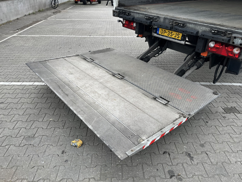 Schmitz Cargobull SCB S2 / Box Trailer / 2 axle / Loadlift / APK TUV 04-26 - Полуприцеп-фургон: фото 5 Schmitz Cargobull SCB S2 / Box Trailer / 2 axle / Loadlift / APK TUV 04-26 - Полуприцеп-фургон: фото 5