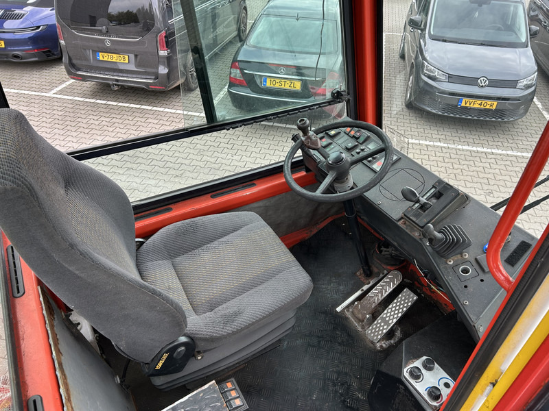 Terberg YT 180 / BDF Umsetzer / Wechselhubwagen / Terminal Truck / Mercedes Motor - Грузовик-контейнеровоз/ Сменный кузов: фото 3 Terberg YT 180 / BDF Umsetzer / Wechselhubwagen / Terminal Truck / Mercedes Motor - Грузовик-контейнеровоз/ Сменный кузов: фото 3