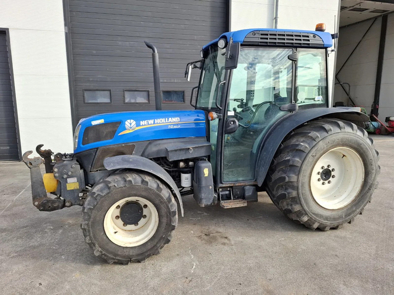 New Holland T4.95 T4.95LP - Трактор: фото 1 New Holland T4.95 T4.95LP - Трактор: фото 1