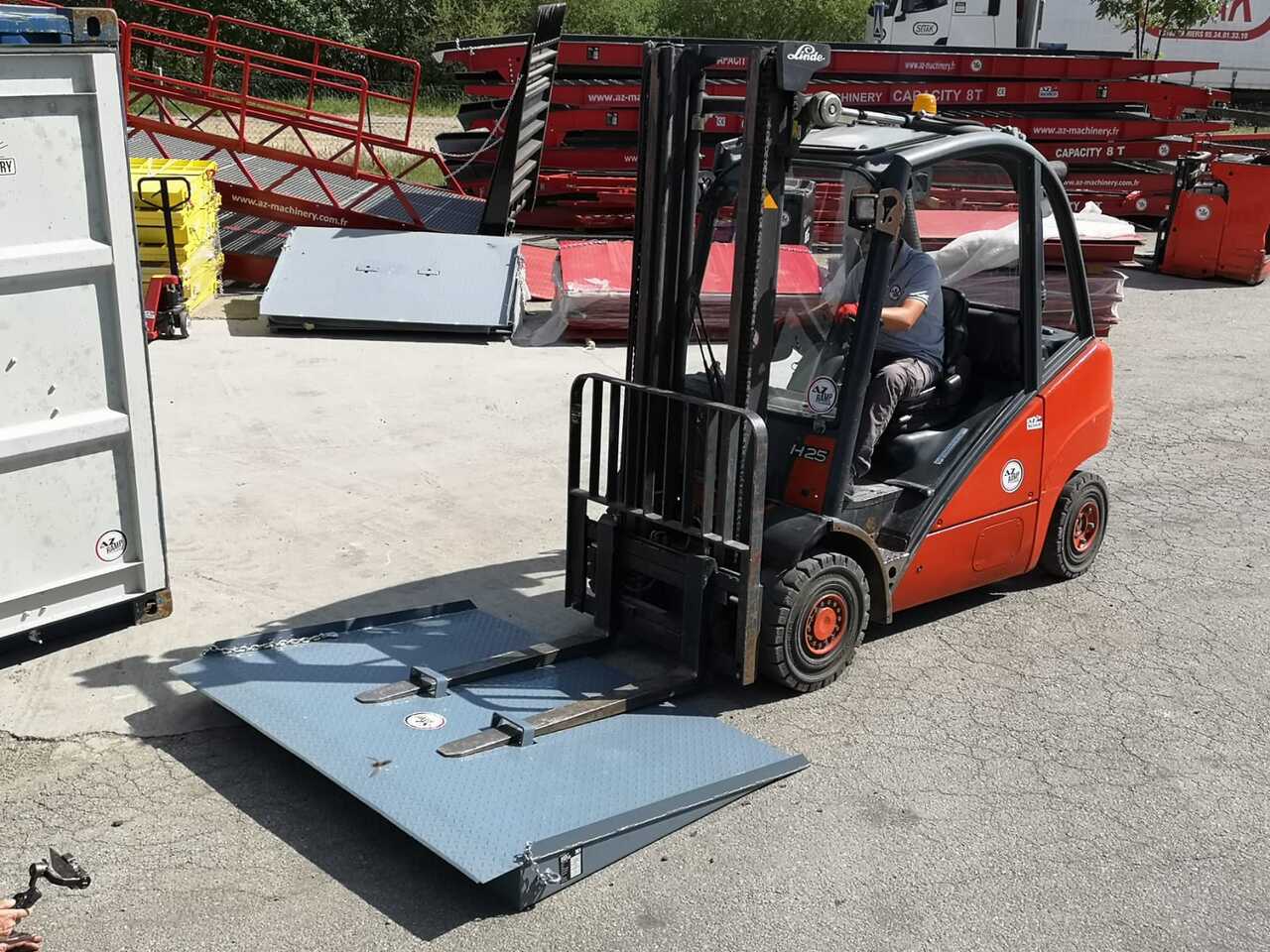 AZ RAMP HCNN08 - Погрузочная рампа: фото 1 AZ RAMP HCNN08 - Погрузочная рампа: фото 1