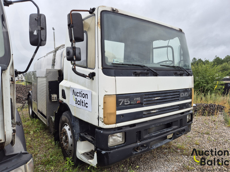 DAF with tank - Грузовик-цистерна: фото 3 DAF with tank - Грузовик-цистерна: фото 3