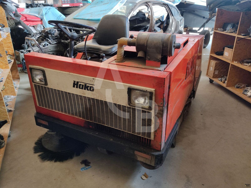 Hako Jonas 1500 - Подметально-уборочная машина: фото 1 Hako Jonas 1500 - Подметально-уборочная машина: фото 1