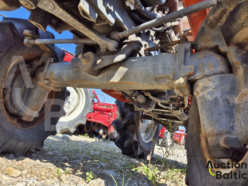 Трактор Hitachi CTX20: фото 7