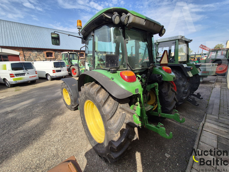 John Deere 5820 - Трактор: фото 4 John Deere 5820 - Трактор: фото 4
