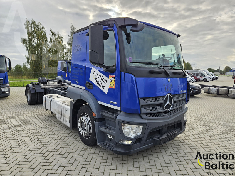 Mercedes-Benz Actros 1843 - Грузовик-шасси: фото 1 Mercedes-Benz Actros 1843 - Грузовик-шасси: фото 1