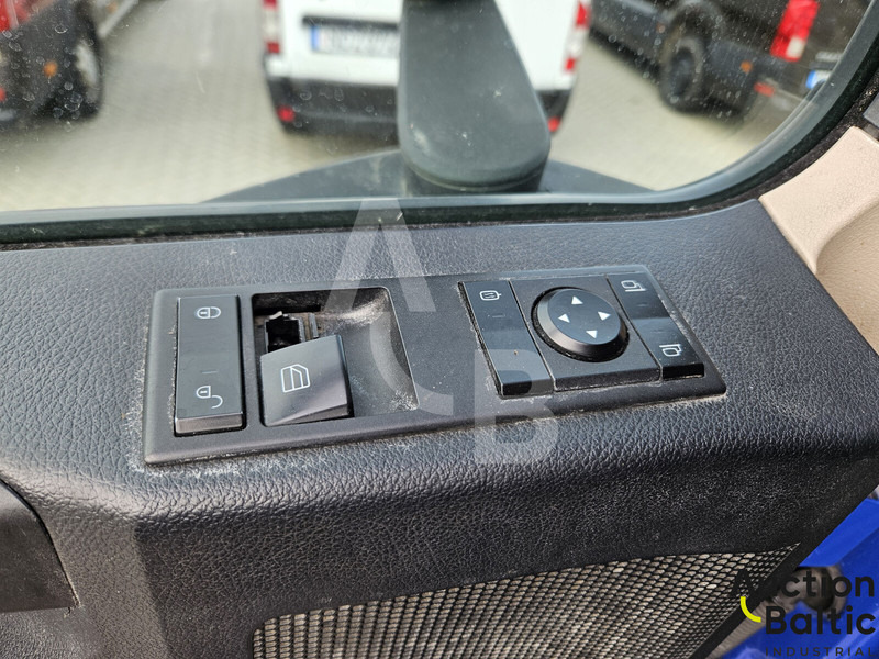 Грузовик-шасси Mercedes-Benz Actros 1843: фото 12