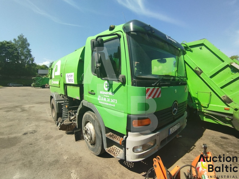 Mercedes-Benz Atego 1318 - Подметально-уборочная машина: фото 1 Mercedes-Benz Atego 1318 - Подметально-уборочная машина: фото 1
