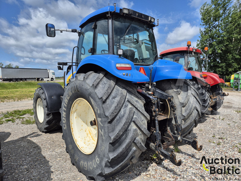 New Holland T 8040 - Трактор: фото 4 New Holland T 8040 - Трактор: фото 4