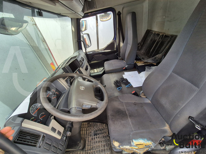 Volvo FL240 - Грузовик с закрытым кузовом: фото 4 Volvo FL240 - Грузовик с закрытым кузовом: фото 4
