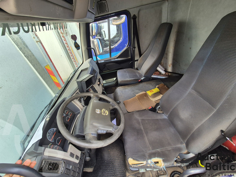 Volvo FL240 - Грузовик с закрытым кузовом: фото 5 Volvo FL240 - Грузовик с закрытым кузовом: фото 5