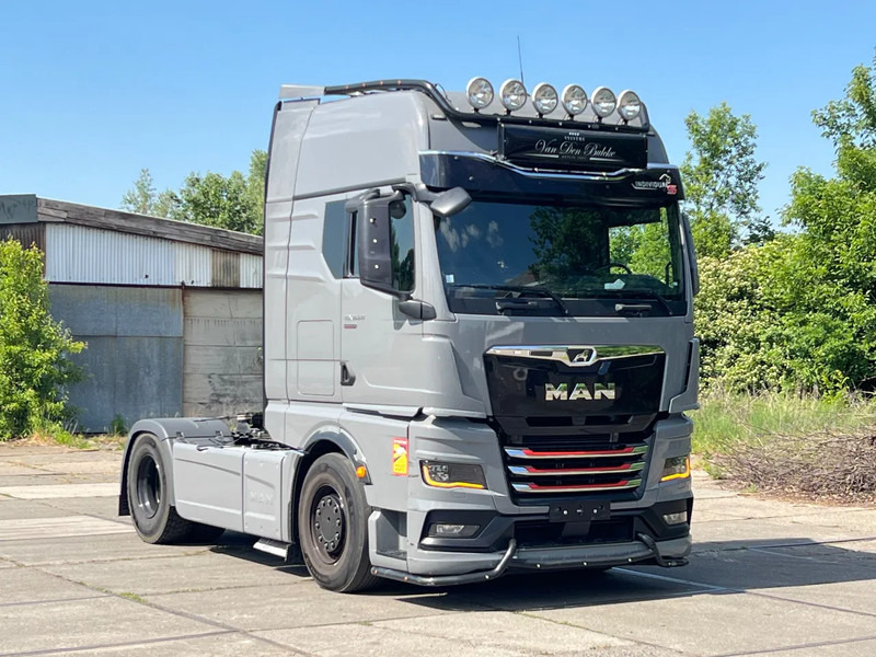 MAN TGX 18.510 INDIVIDUAL TGX510****fulll OPTIONS****384000km**** - Тягач: фото 1 MAN TGX 18.510 INDIVIDUAL TGX510****fulll OPTIONS****384000km**** - Тягач: фото 1