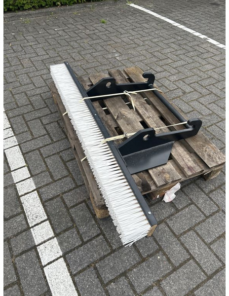 Tobroco Veegborstel 150 cm Giant aanspan - Щетка для Строительной техники: фото 1 Tobroco Veegborstel 150 cm Giant aanspan - Щетка для Строительной техники: фото 1