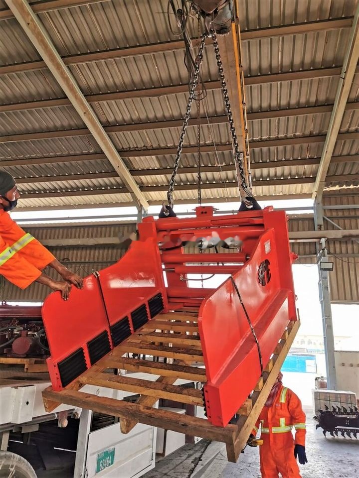 AME Bale Clamp - Захват для Вилочных погрузчиков: фото 4 AME Bale Clamp - Захват для Вилочных погрузчиков: фото 4