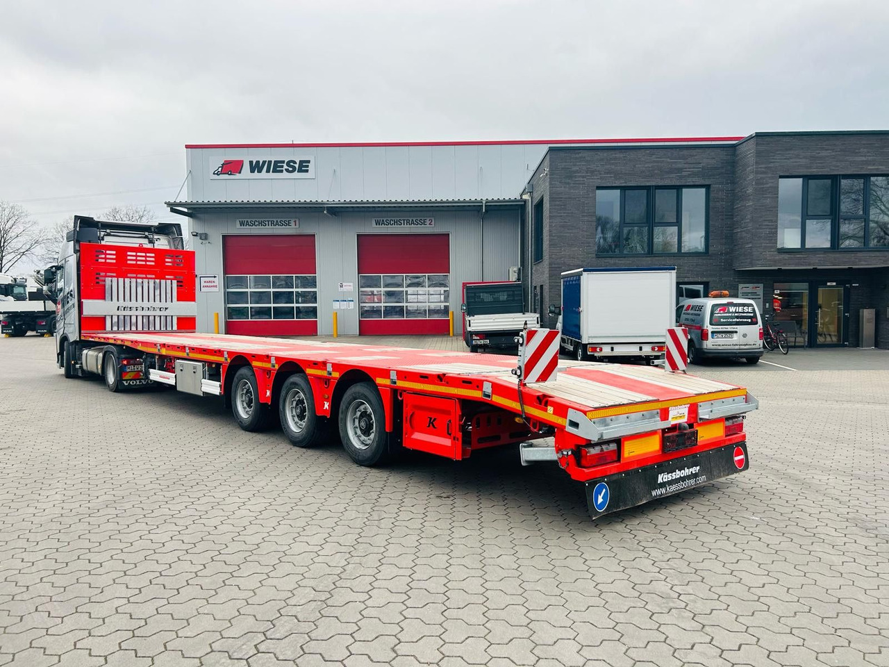 Kässbohrer SPS Mega Schwerlast Plattform Lenkachse - Полуприцеп бортовой/ Платформа: фото 1 Kässbohrer SPS Mega Schwerlast Plattform Lenkachse - Полуприцеп бортовой/ Платформа: фото 1