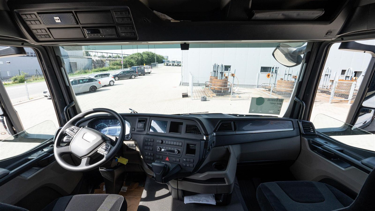 MAN 35.470 8x2 Kran F710 RA2.26 - Автоманипулятор: фото 4 MAN 35.470 8x2 Kran F710 RA2.26 - Автоманипулятор: фото 4