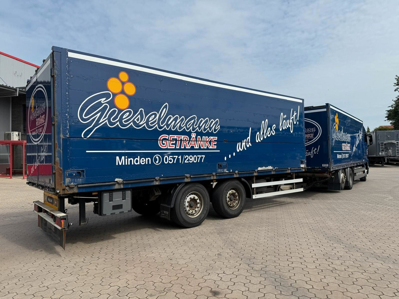 MAN TGA Schwenkwand-Getränkeaufbau incl. Anhänger - Грузовик для перевозки напитков: фото 3 MAN TGA Schwenkwand-Getränkeaufbau incl. Anhänger - Грузовик для перевозки напитков: фото 3