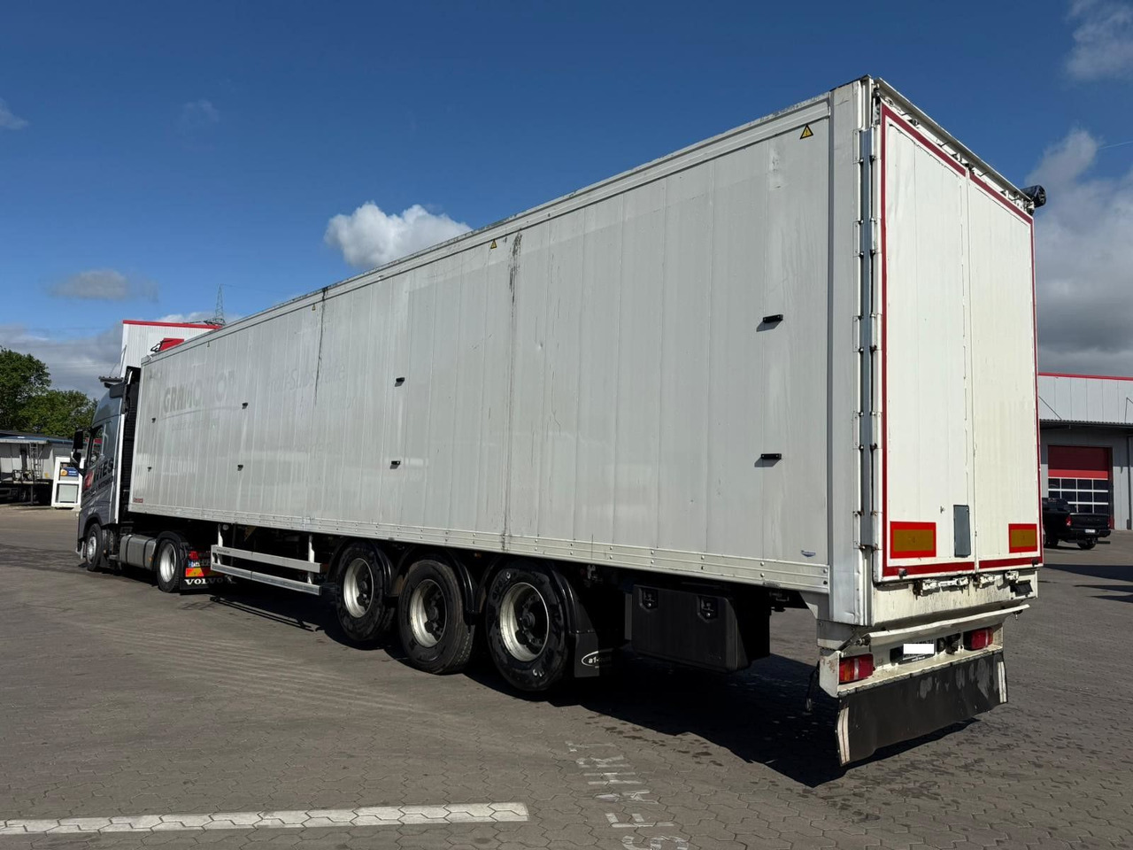 Reisch Schubboden 92m³ 1+3 Achse liftbar TÜV Neu - Полуприцеп с подвижным полом: фото 4 Reisch Schubboden 92m³ 1+3 Achse liftbar TÜV Neu - Полуприцеп с подвижным полом: фото 4